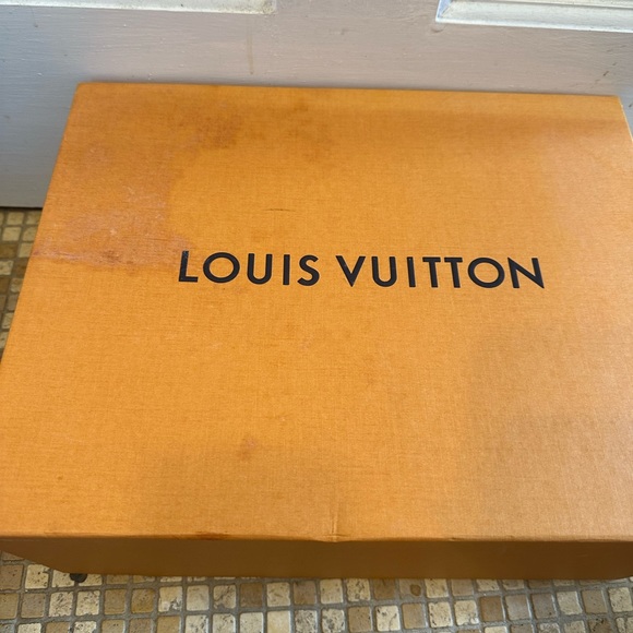 LV Archlight Sneakers - Picture 7 of 8